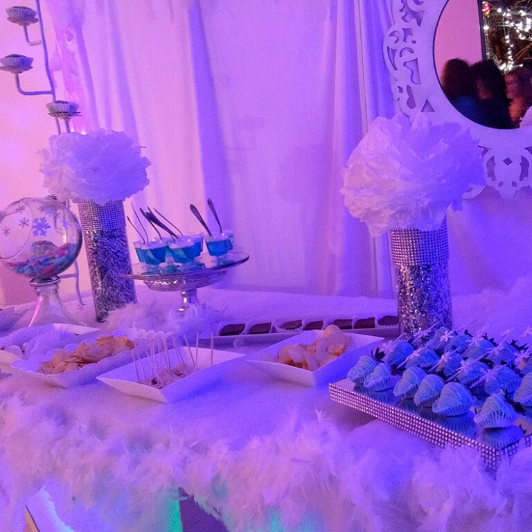 mesas-de-pasabocas-y-postres-menfix-eventos